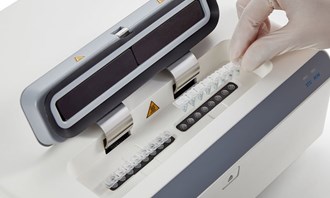 MÁY REAL-TIME PCR ĐẾM TẢI LƯỢNG VIRUS CHO PHÒNG XÉT NGHIỆM SINH HỌC PHÂN TỬ